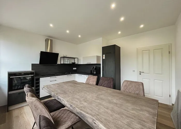 Apartment Geraeumige Gruppenunterkunft Direkt Am Stadtplatz